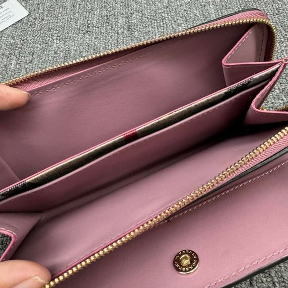 100% Authentic Burberry Leather Wallet - Picture 13 of 15